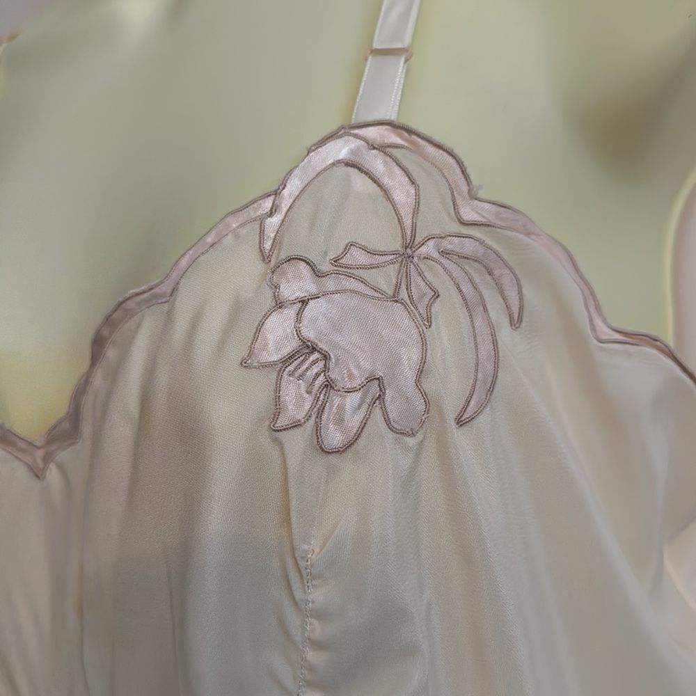 Vintage‎ Corhan Noumair off white/cream nylon full slip with floral embroidery - Picture 7 of 9